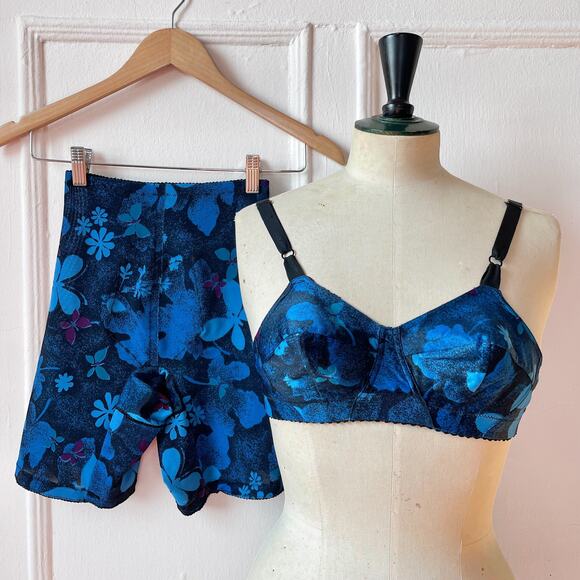 60s Bullet Bra and Girdle Set XS 32A Floral Vintage Lingerie 50s Foundation Wear - Picture 2 of 9